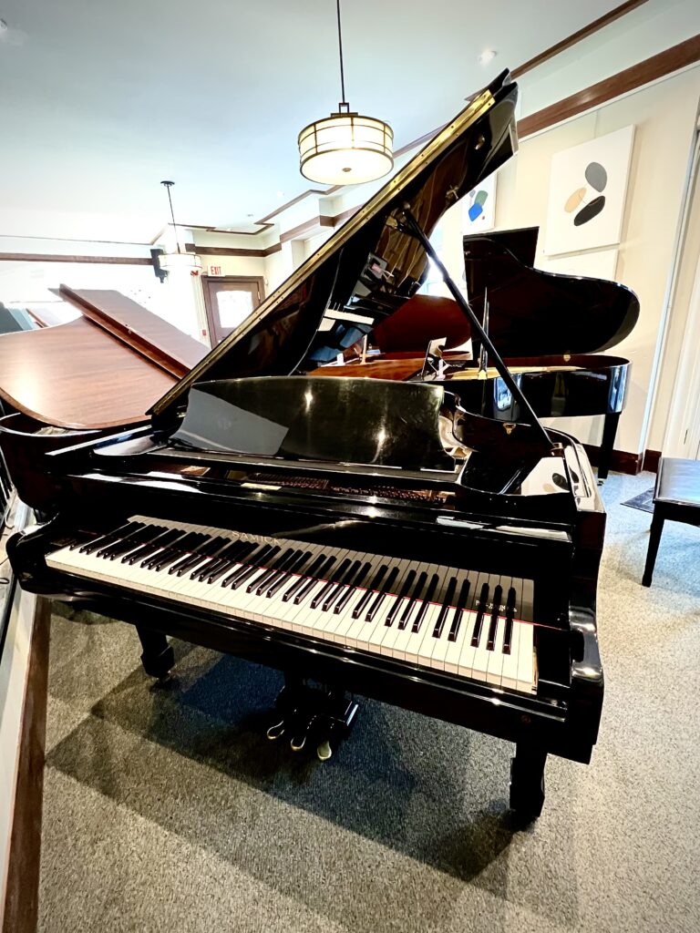Samick Grand Piano Model SG-172 in High Gloss Black