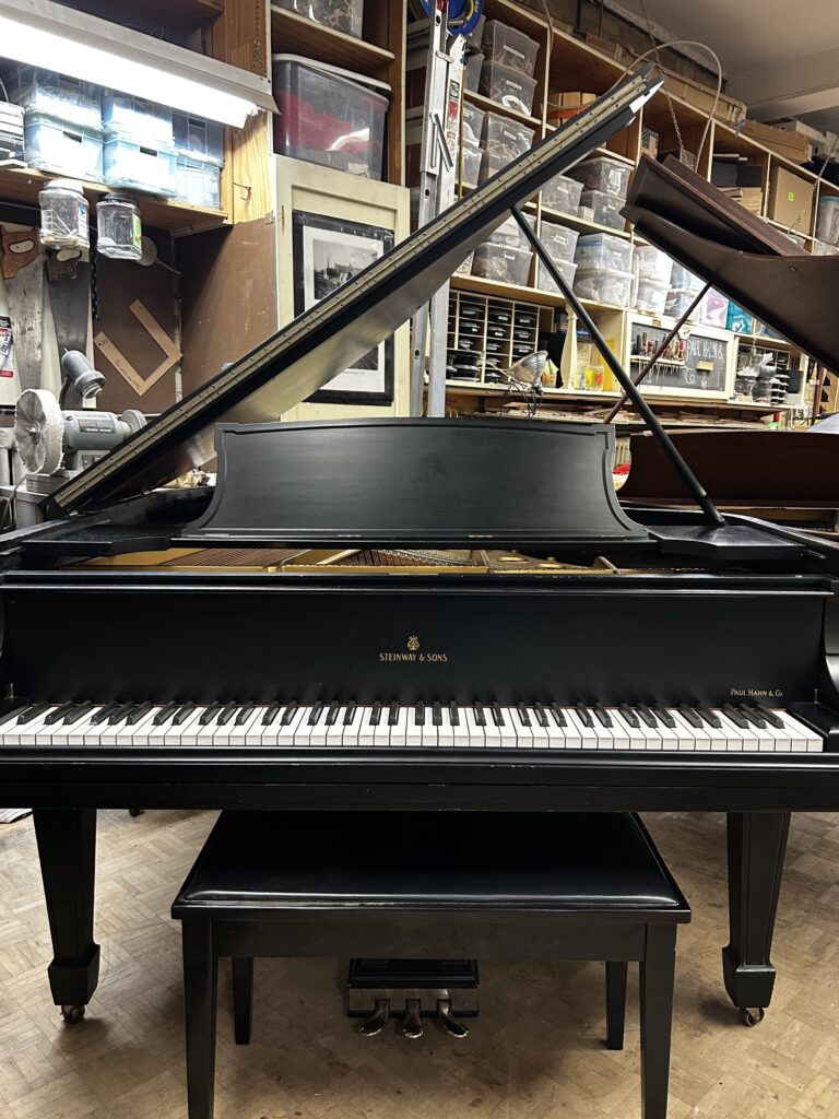 1916 Steinway & Sons Grand Piano Model O in Original Ebony Finish